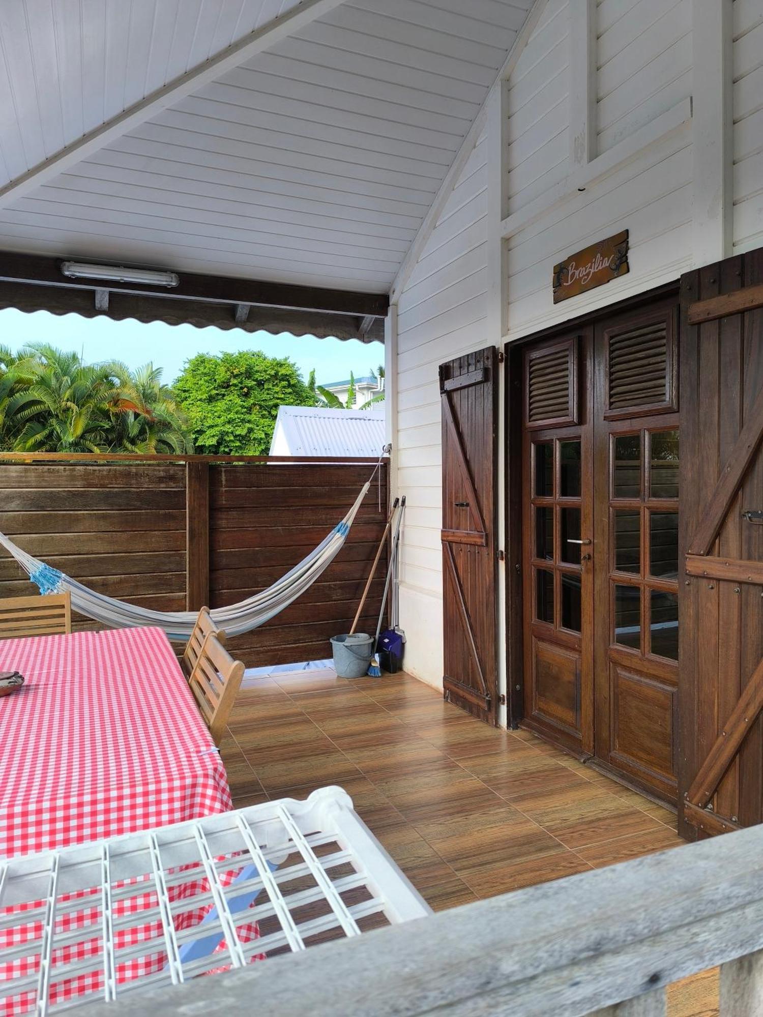 Studio Brazilia Bois Et Nature, Terrasse Avec Vue Sur Les Pitons Ле-Роберт Екстер'єр фото